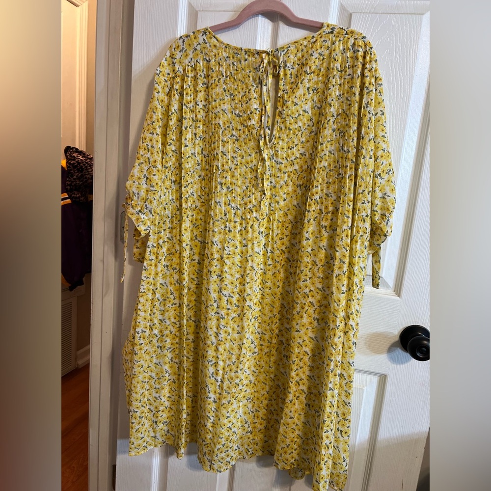 DAVI & DANI Yellow Floral Lined Dress with Tie Sleeves Sz 1x PTP 26” - Picture 2 of 7